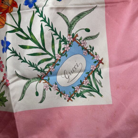 Gucci Pink "Flora" Print Silk Scarf Made in Italy - Picture 5 of 6